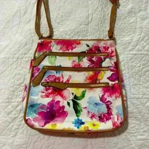 APT. 9 Women's Floral Crossbody Handbag Triple Front‎ Zip Pckts Faux Leather